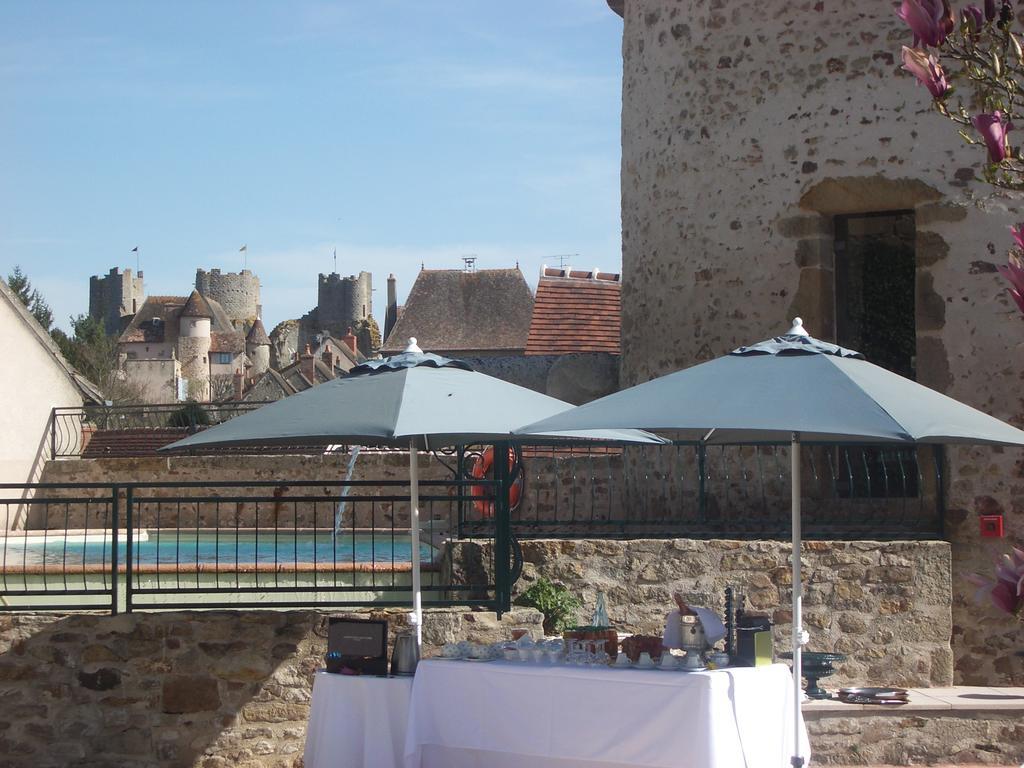 Hotel Hob Montespan Talleyrand Bourbon-lʼArchambault Esterno foto