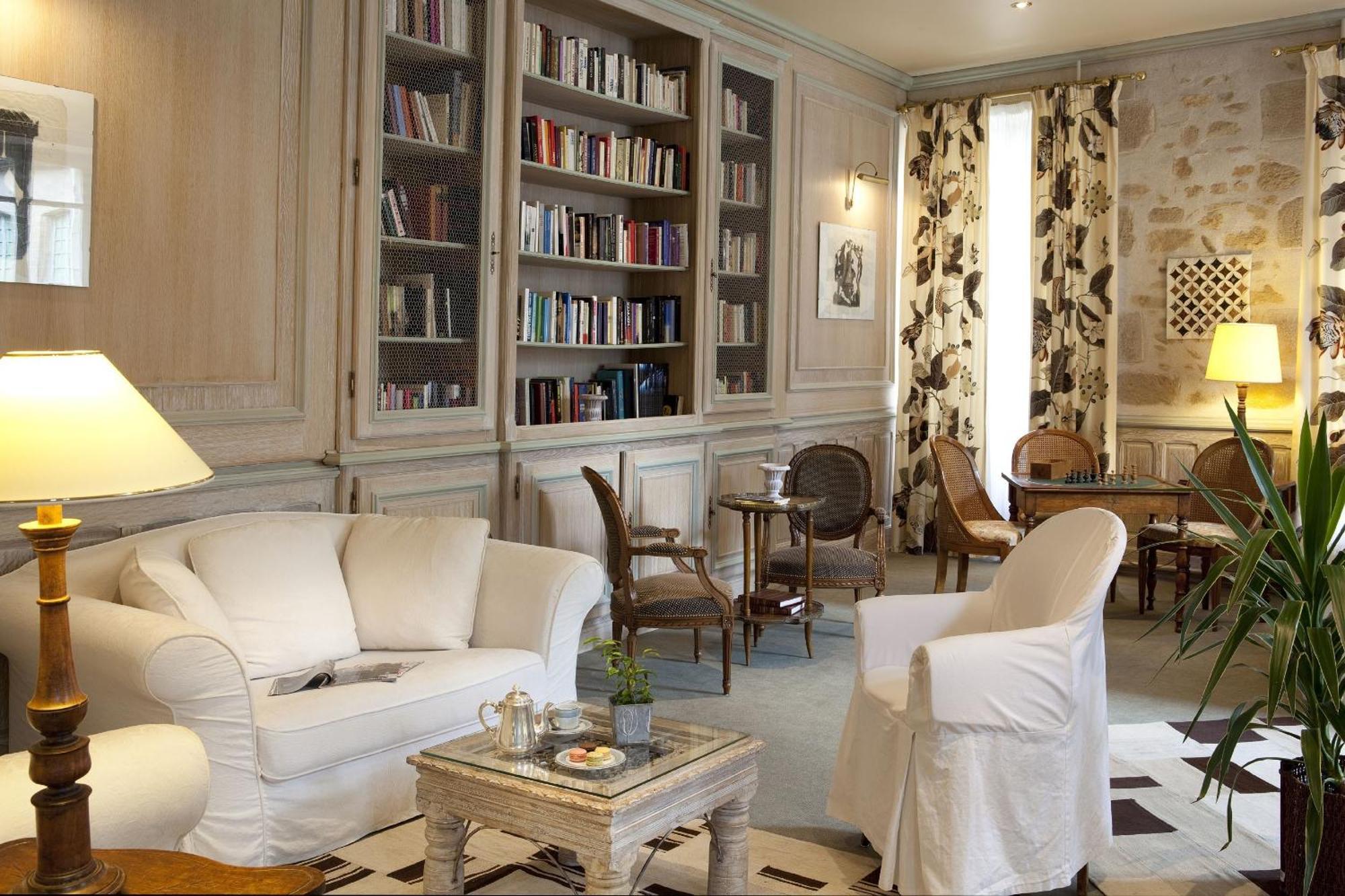 Hotel Hob Montespan Talleyrand Bourbon-lʼArchambault Esterno foto