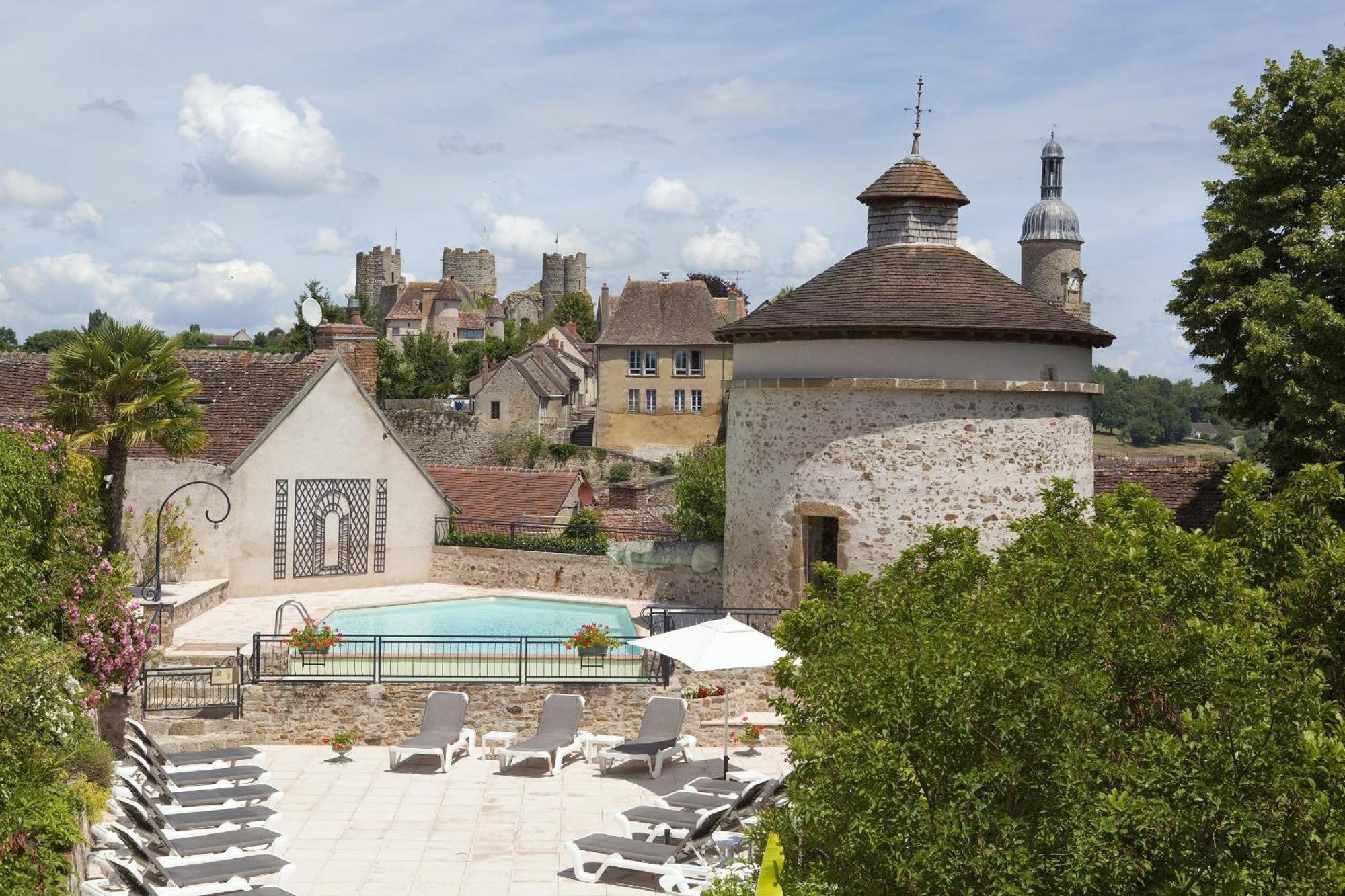 Hotel Hob Montespan Talleyrand Bourbon-lʼArchambault Esterno foto