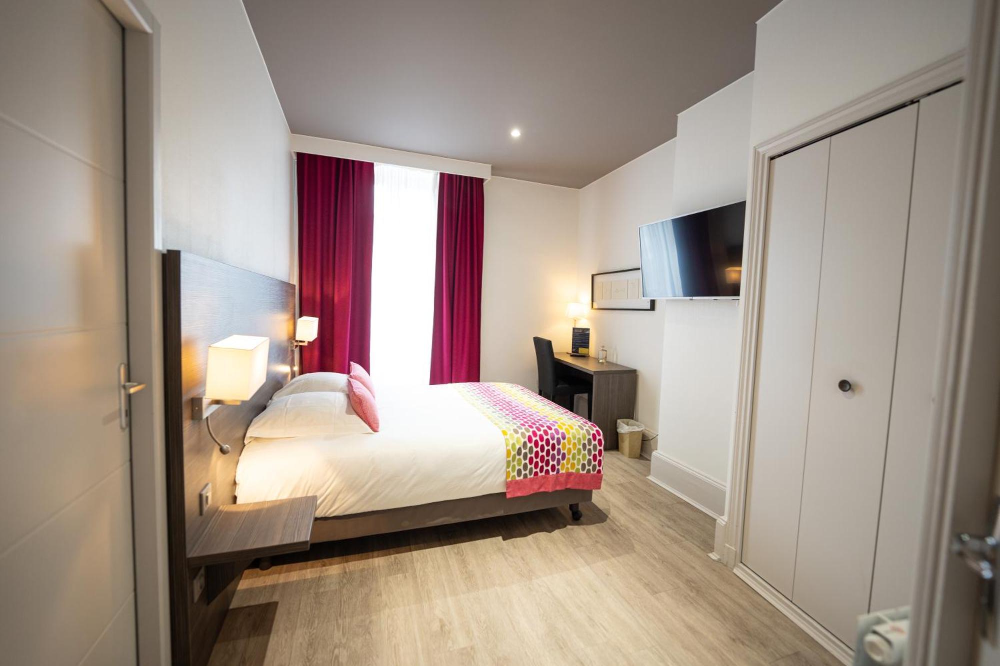 Hotel Hob Montespan Talleyrand Bourbon-lʼArchambault Esterno foto
