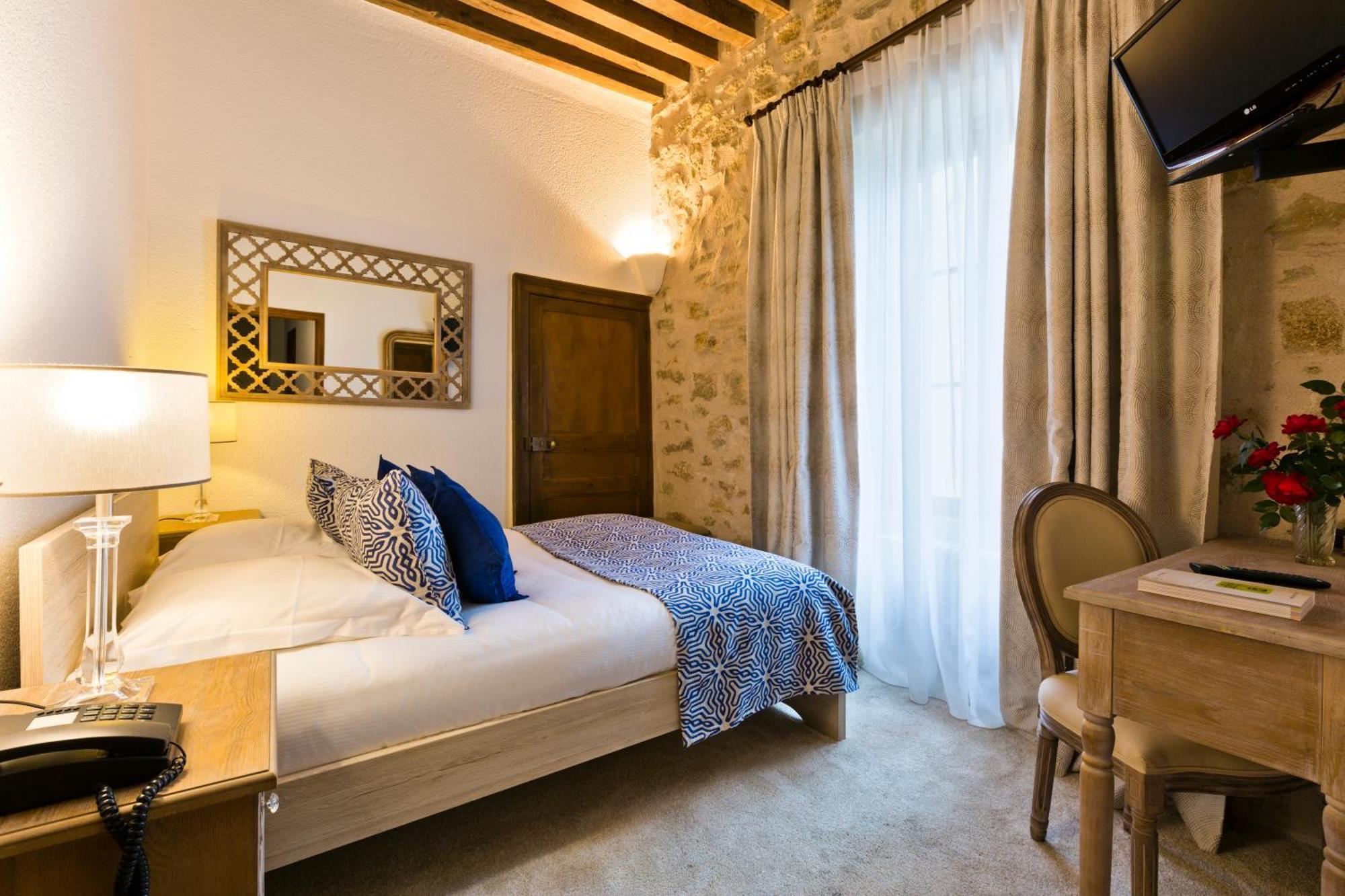 Hotel Hob Montespan Talleyrand Bourbon-lʼArchambault Esterno foto