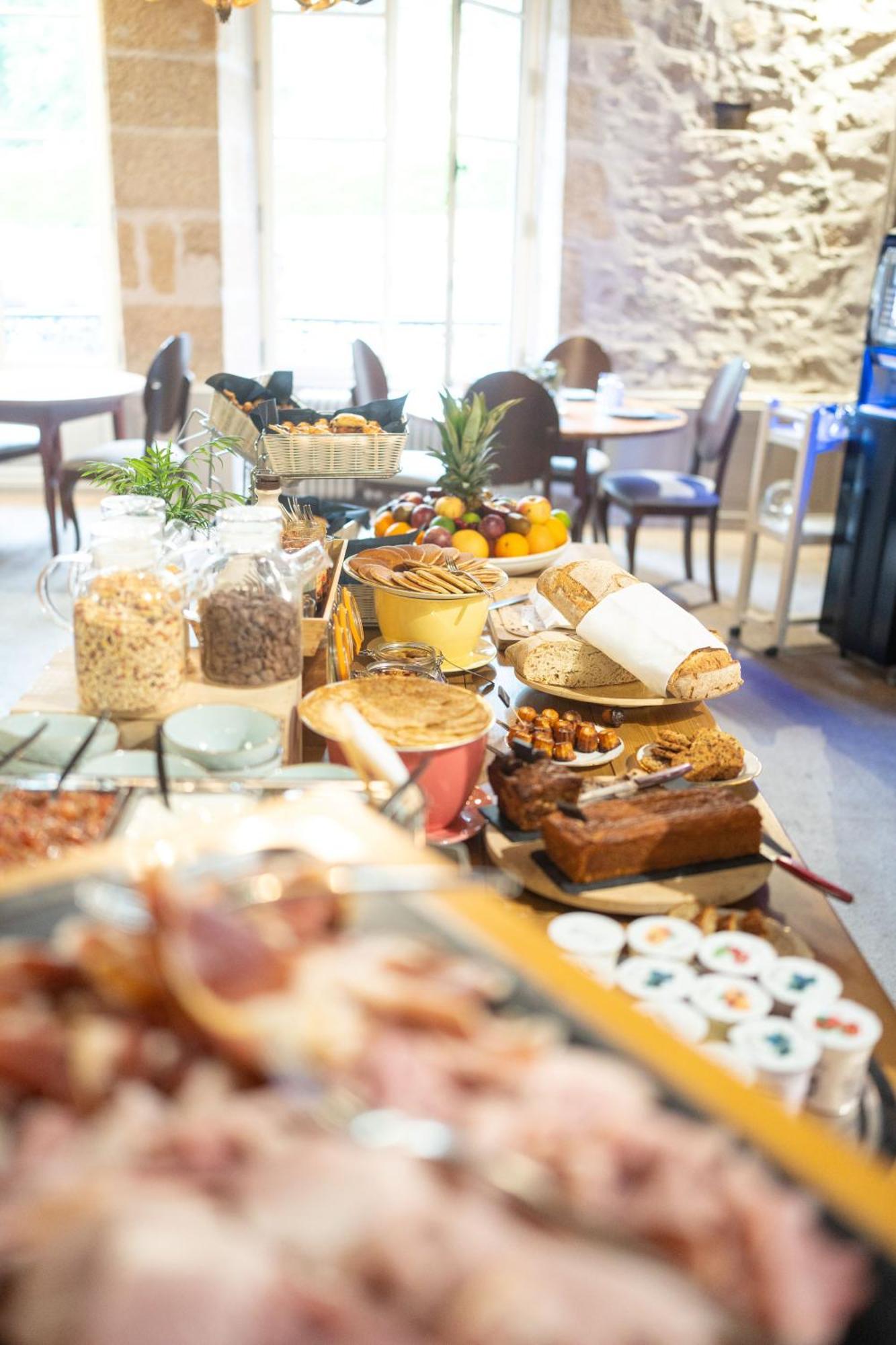 Hotel Hob Montespan Talleyrand Bourbon-lʼArchambault Esterno foto