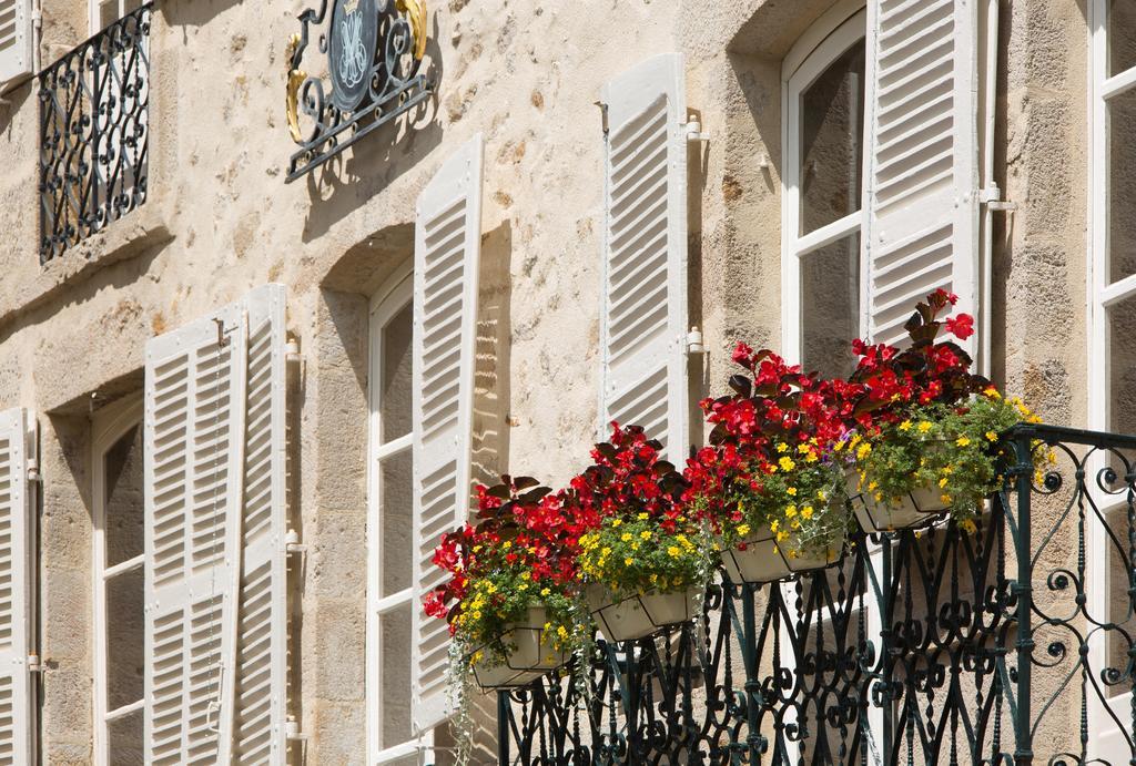 Hotel Hob Montespan Talleyrand Bourbon-lʼArchambault Esterno foto