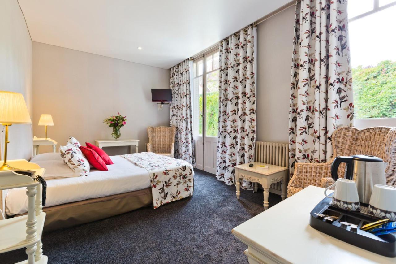 Hotel Hob Montespan Talleyrand Bourbon-lʼArchambault Esterno foto